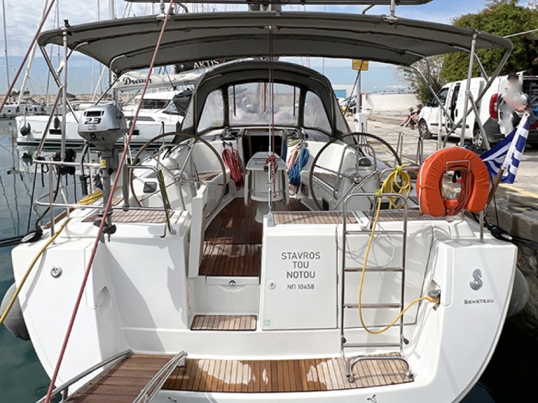 Hire Sailboat Bénéteau with a boat licence