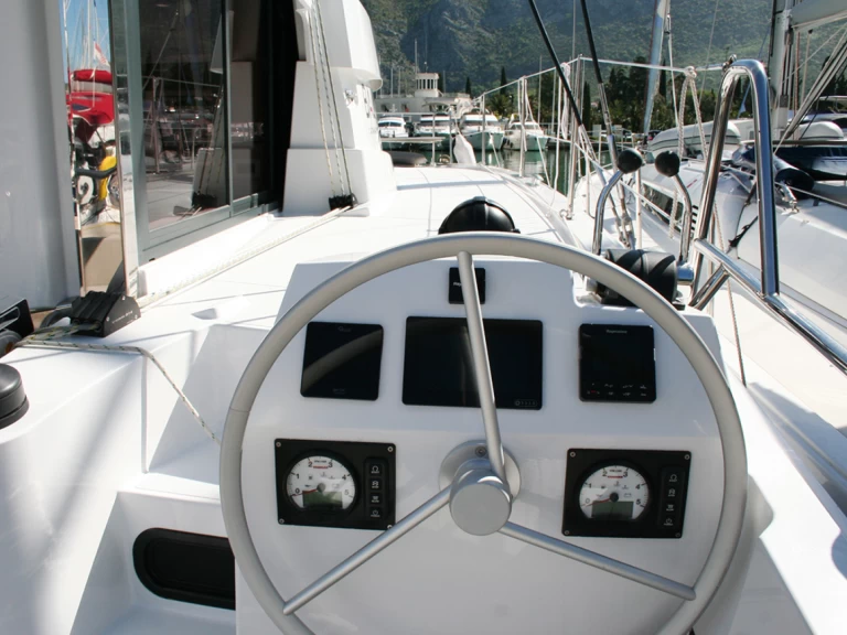 Catamaran hire in Komolac - Bali Bali Catsmart