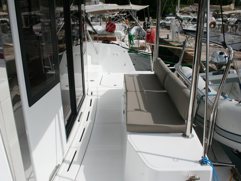 Hire a Bali Bali Catspace Voile Komolac