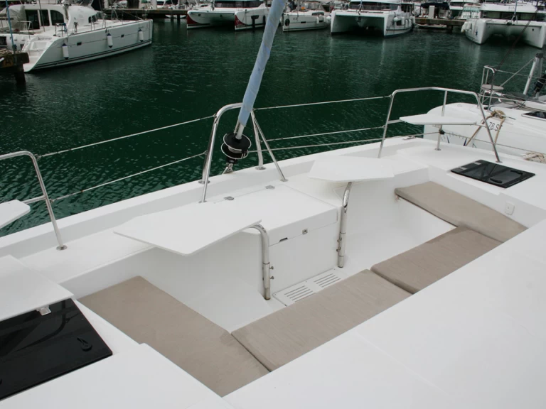 Bali Bali Catspace Voile charter bareboat or skippered in  Komolac