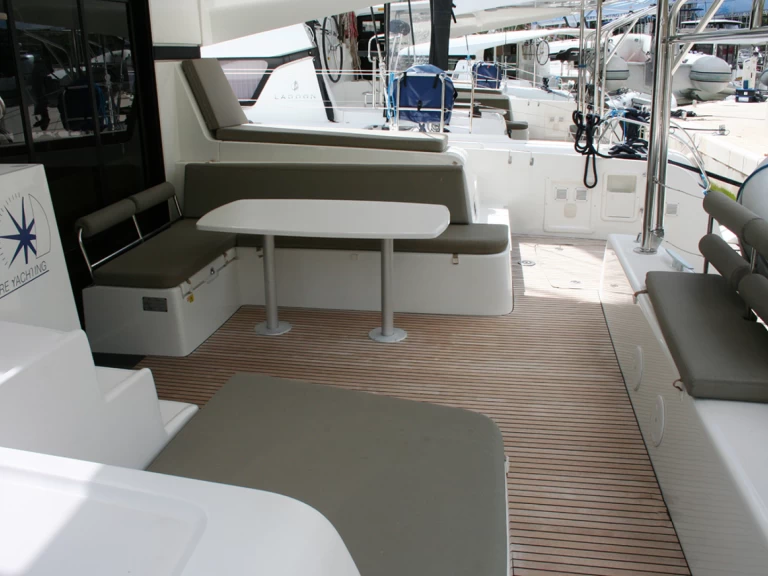 Catamaran hire in Komolac - Lagoon Lagoon 42