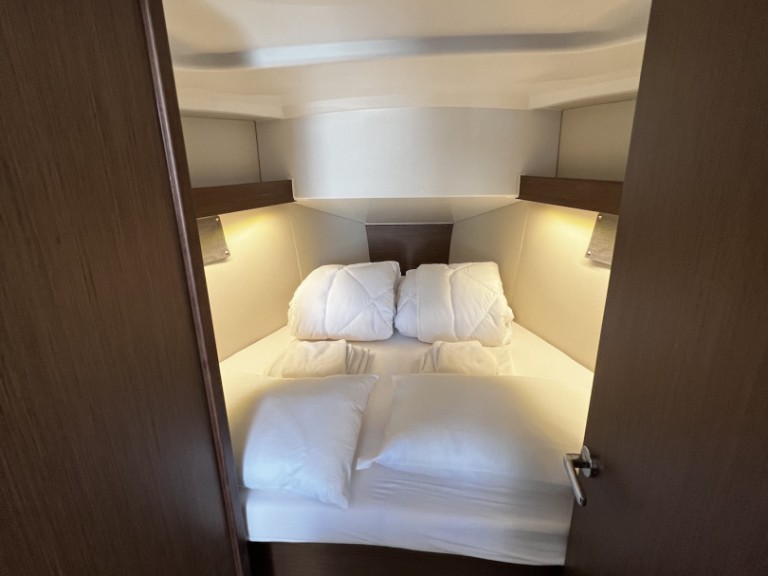 Yacht charter Sukošan - Bénéteau Oceanis 34.1 on SamBoat