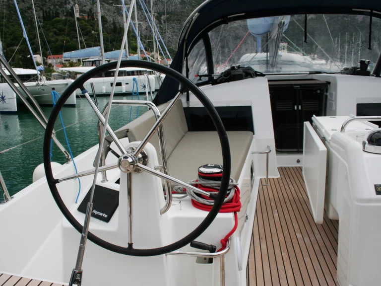 Yacht charter Komolac - Jeanneau Sun Odyssey 440 on SamBoat