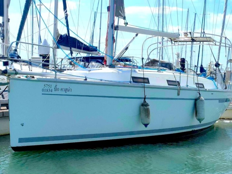 Charter a Bavaria Cruiser 32 in Mai Khao on Samboat