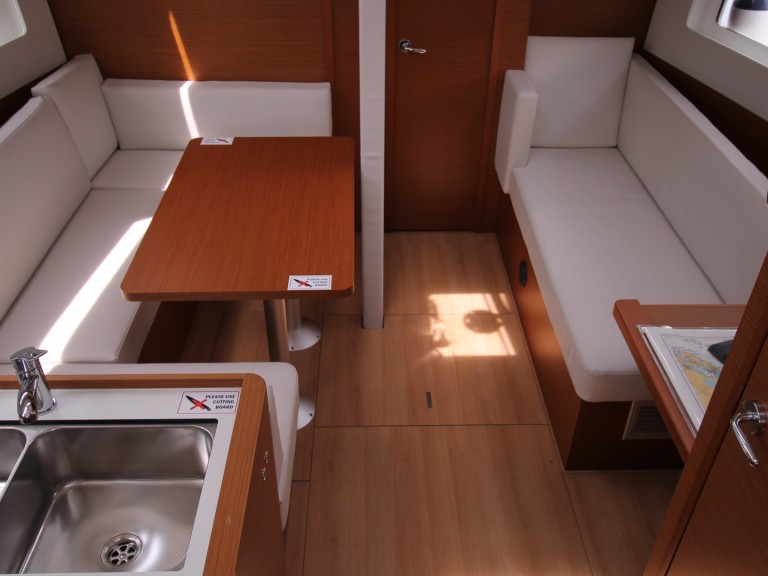 Yacht charter Biograd na Moru - Jeanneau Sun Odyssey 380 on SamBoat