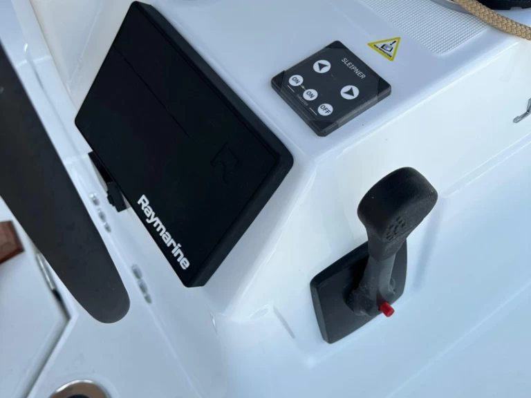 Hire Sailboat with or without skipper Jeanneau Komolac