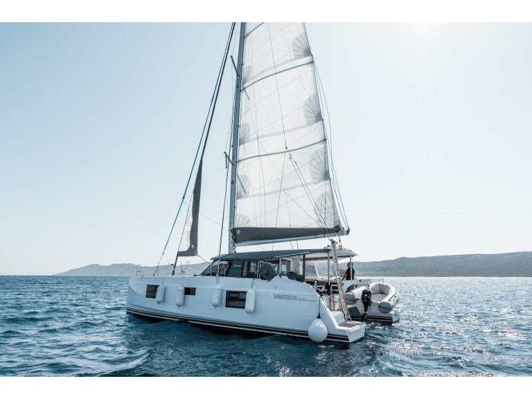 Catamaran hire in Lávrio - Nautitech Nautitech 40