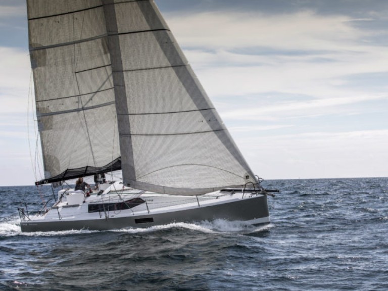 Sailboat to hire La Rochelle at the best price