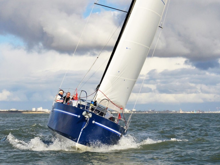 Hire Sailboat with or without skipper RM La Rochelle