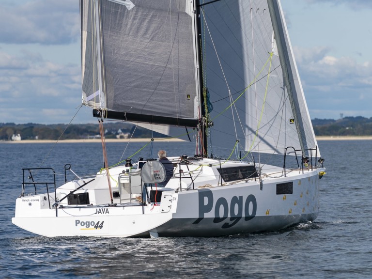 Hire a Pogo Structures Pogo 44 La Trinité-sur-Mer