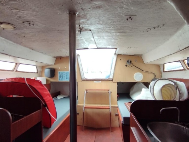 Hire Sailboat with or without skipper Jeanneau Port la Forêt