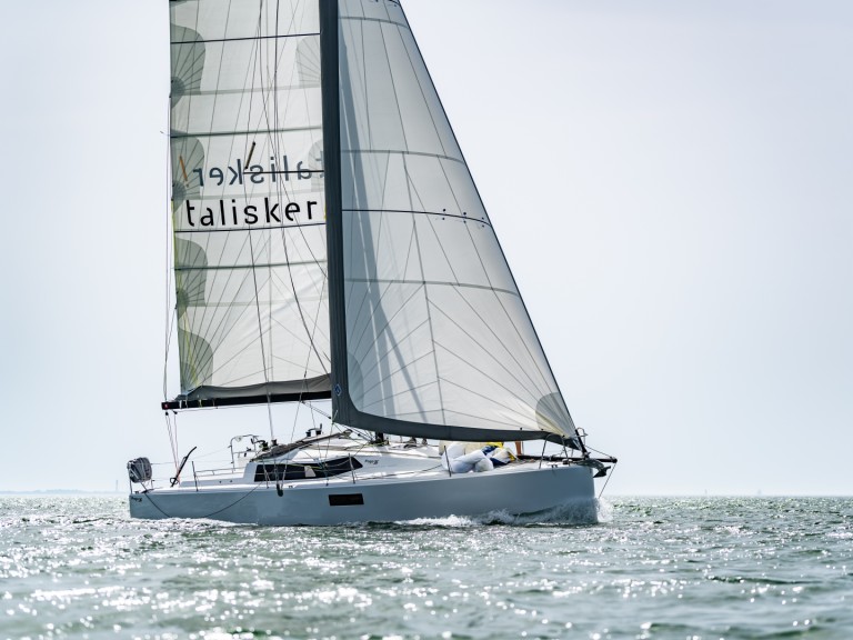 Hire Sailboat with or without skipper Pogo Structures La Rochelle