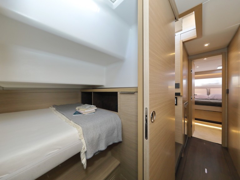 Charter a Lagoon Lagoon 51 in Sukošan on Samboat