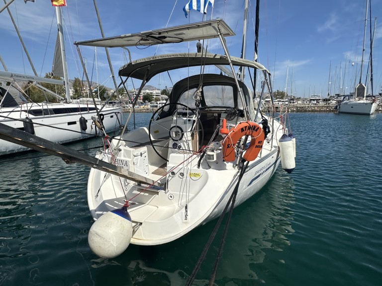 Sailboat to hire Alimos at the best price