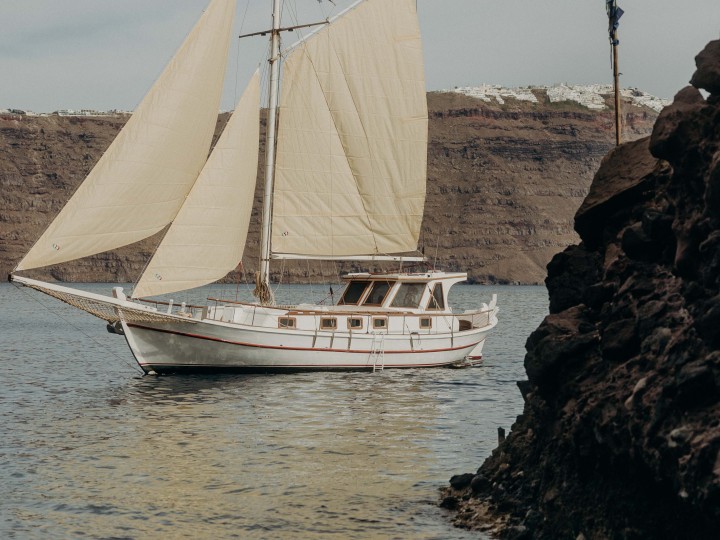 Yacht hire Oía cheap Trehandiri