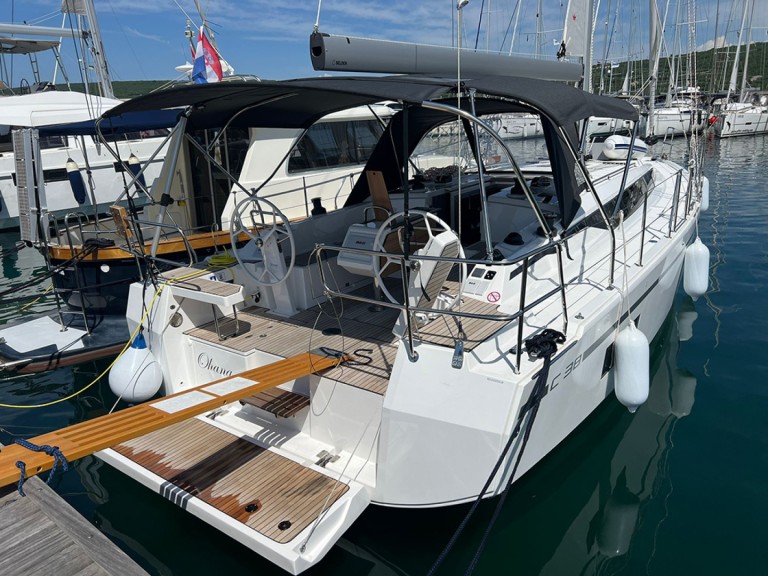 Hire a Bavaria Bavaria C38 Punat