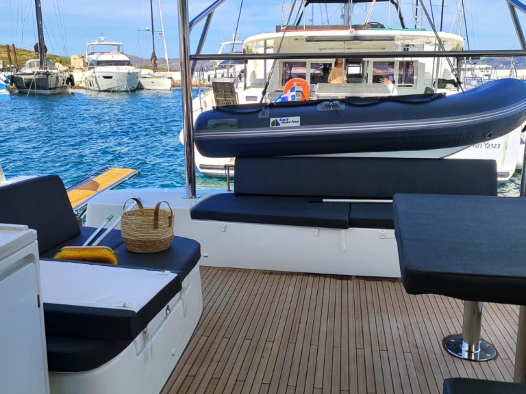 Hire Catamaran with or without skipper Lagoon Lávrio