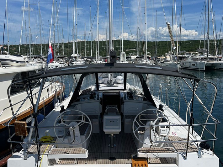 Sailboat hire in Punat - Bavaria Bavaria C38