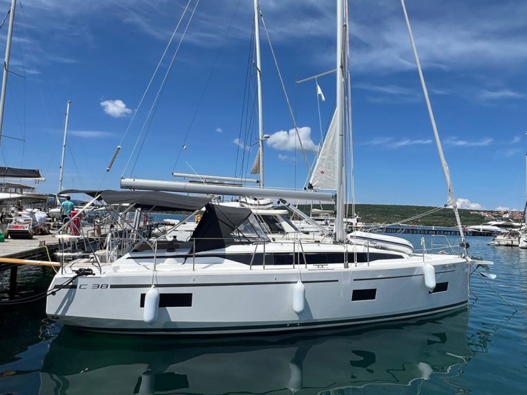 Hire Sailboat with or without skipper Bavaria Punat