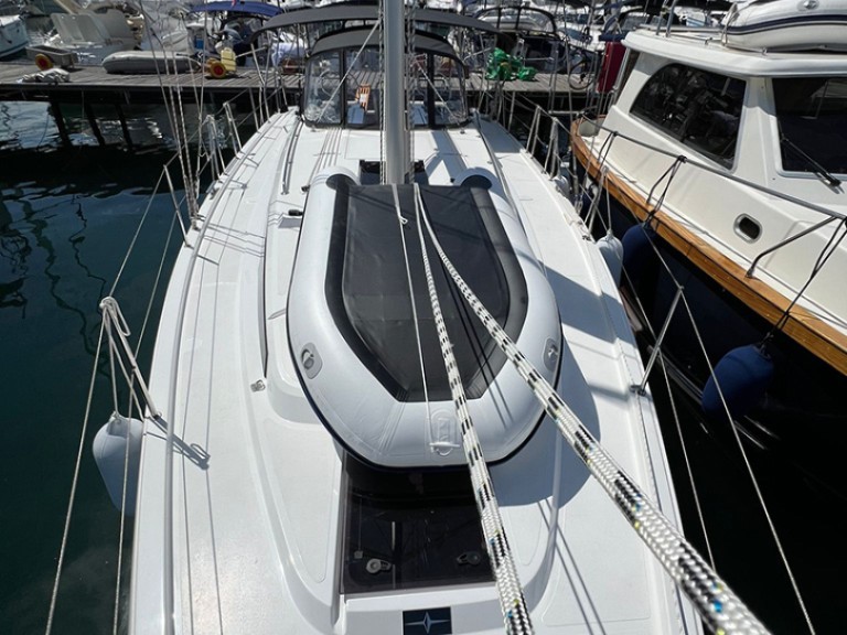 Hire Sailboat Bavaria with a boat licence