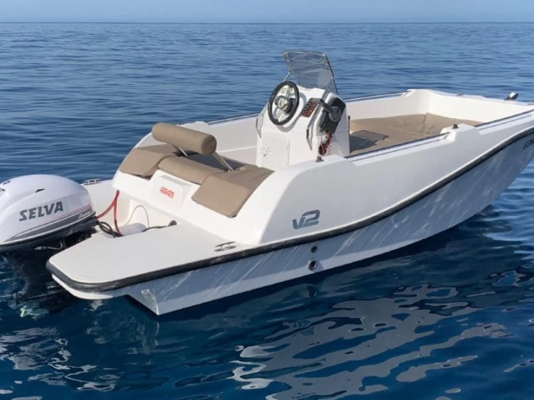 Hire Motorboat V2 BOATS with a boat licence