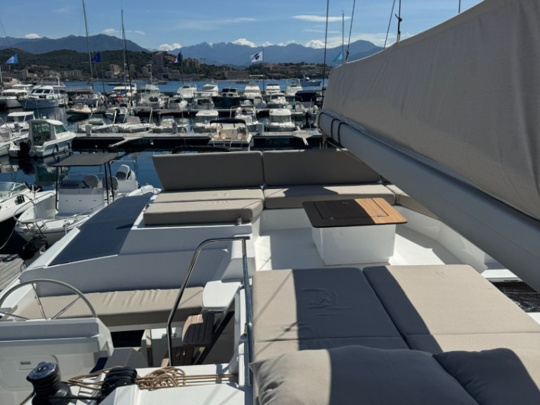 Catamaran hire in Ajaccio - Fountaine Pajot Tanna 47