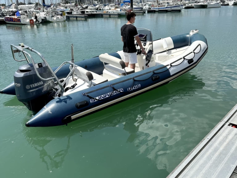 Hire RIB Bombard with a boat licence