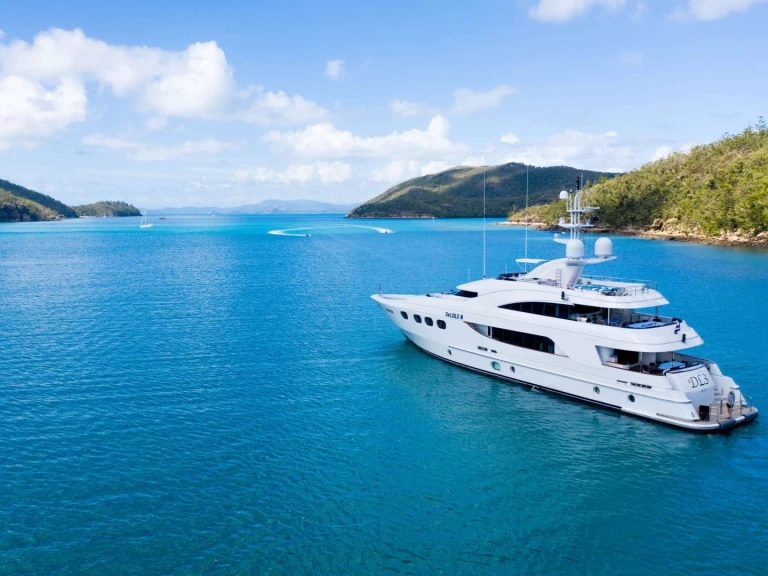 Gulf Craft - Majesty Yachts DE LISLE III charter bareboat or skippered in  Airlie Beach