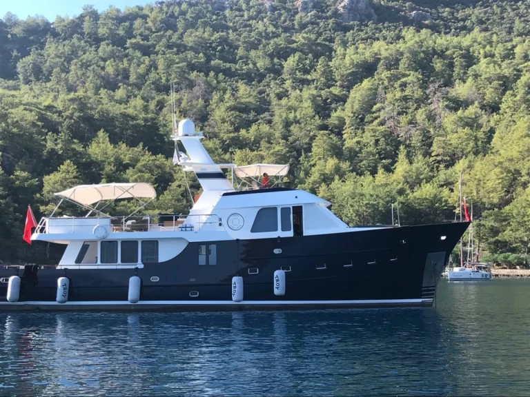 Charter a  Trawler 77 in Fethiye on Samboat
