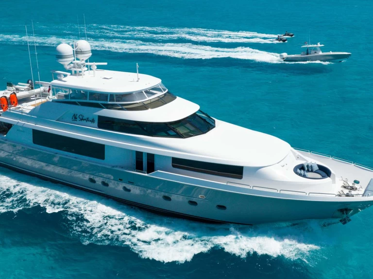 Luxury Yacht hire in Nassau - Westport NO SHORTCUTS