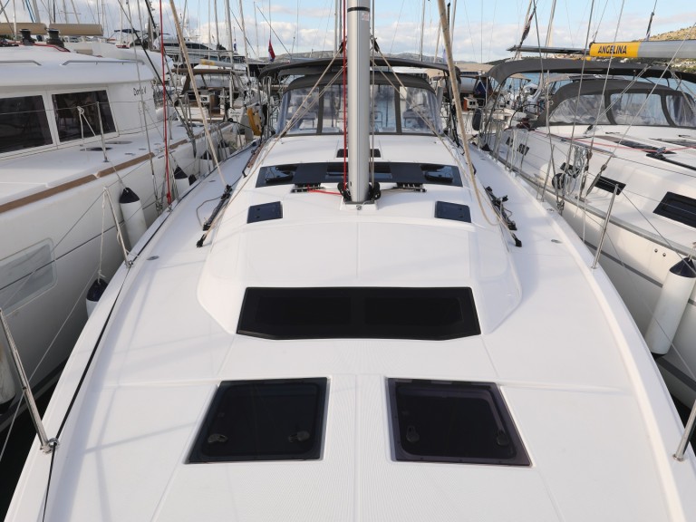 Sailboat hire in Sukošan - Dufour Dufour 470