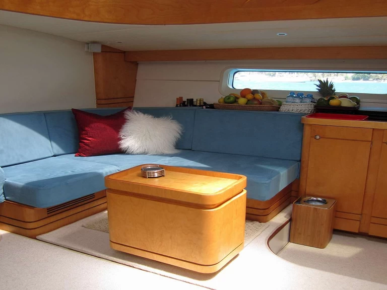 Luxury Yacht to hire Saint Thomas Island at the best price