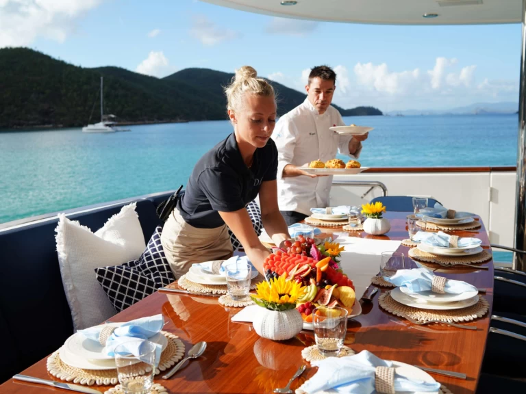 Yacht hire Airlie Beach cheap DE LISLE III