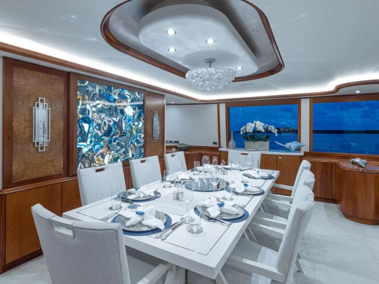 Luxury Yacht hire in Nassau - Westport NO SHORTCUTS