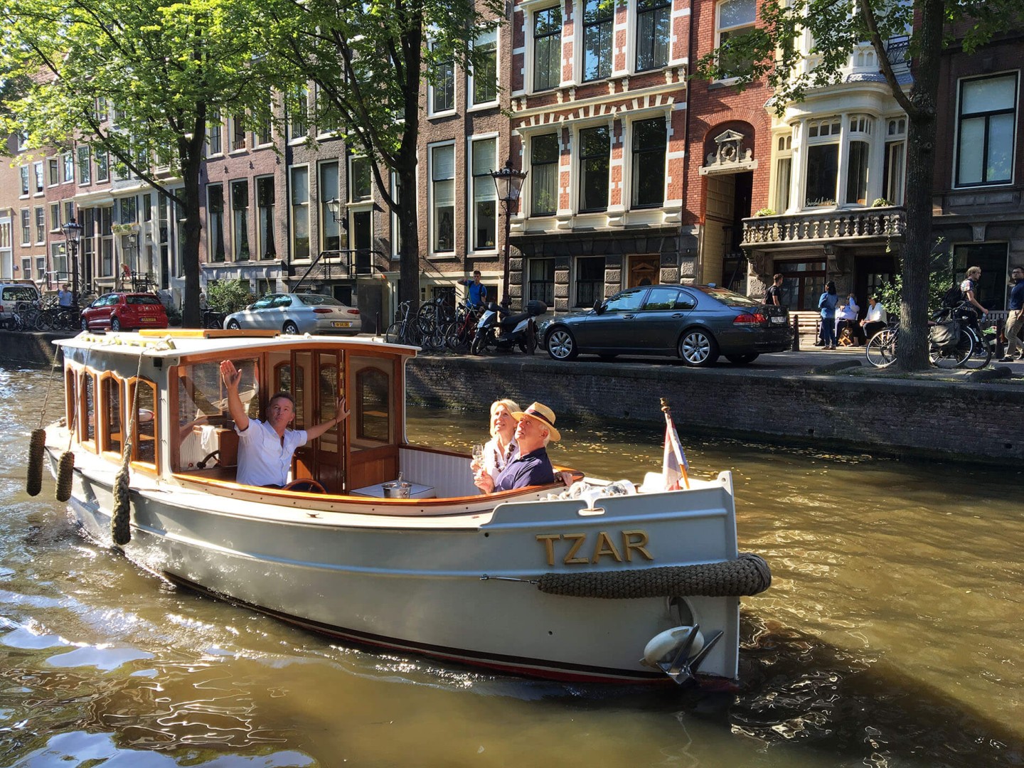 Hire a Canal boat Custom Made Sloop in Amsterdam (The Tzar) | SamBoat