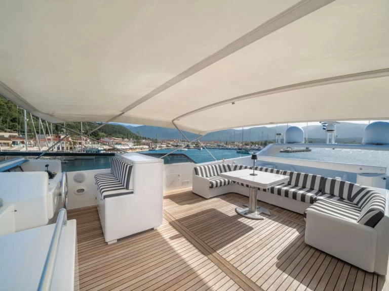 Hire Luxury Yacht with or without skipper Cantieri di Pisa, Italy Cephalonia island