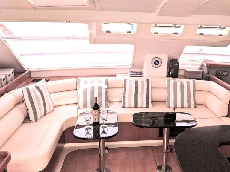 Charter a Leopard Sara in Caribbean on Samboat