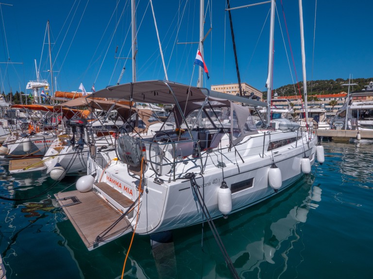 Sailboat to hire Split at the best price