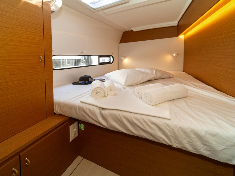 Catamaran to hire Skradin at the best price