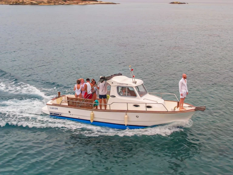 Motorboat to hire Marathi at the best price