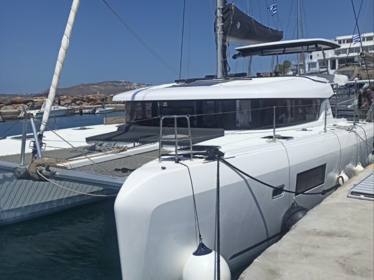 Catamaran to hire Vlychada at the best price