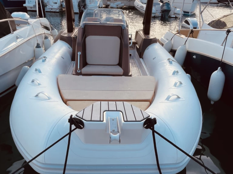 RIB hire in Bormes-les-Mimosas - Zodiac Medline