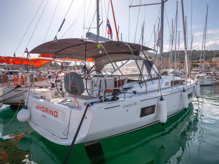 Hire Sailboat Bénéteau with a boat licence