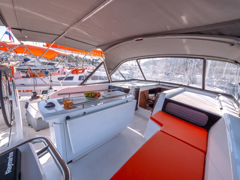 Yacht hire Split cheap Oceanis 46.1