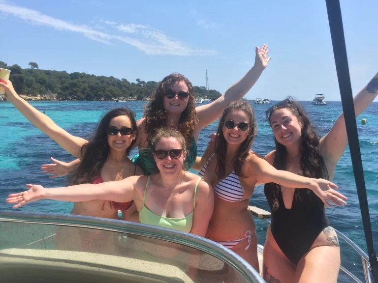 Hire a Ranieri Shadow 22 S Cannes