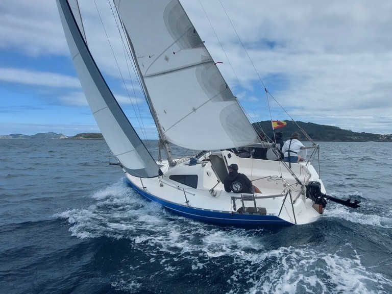 Hire Sailboat  with a boat licence