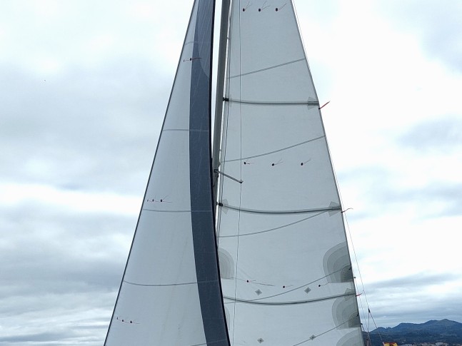 Sailboat to hire Baiona at the best price