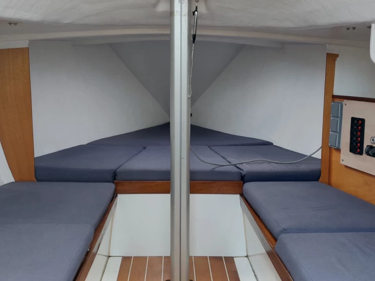 Charter a  Yatlant 24 in Baiona on Samboat