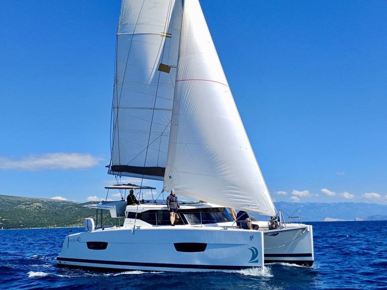 Hire Catamaran Fountaine Pajot with a boat licence