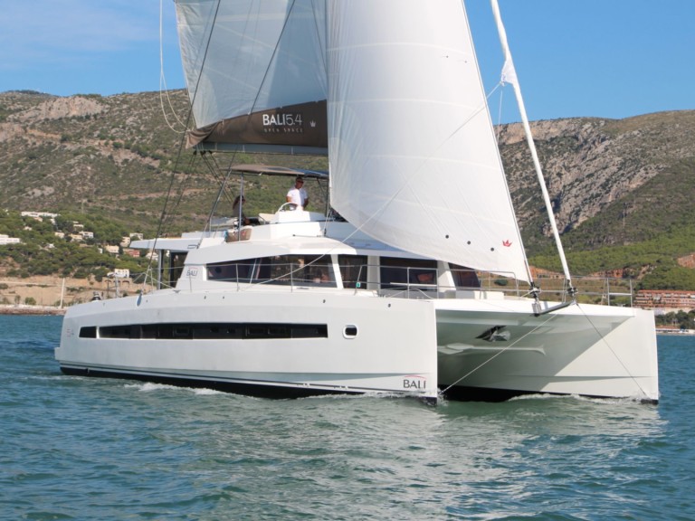 15 Bali 5.4 charter bareboat or skippered in  Hyères